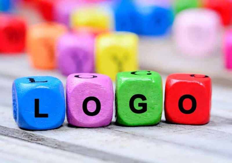 how big should the logo be on my website